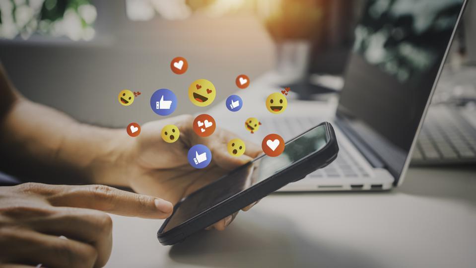 Sosyal Medyanın Psikolojik Etkileri: Bağlantı mı İzolasyon mu?